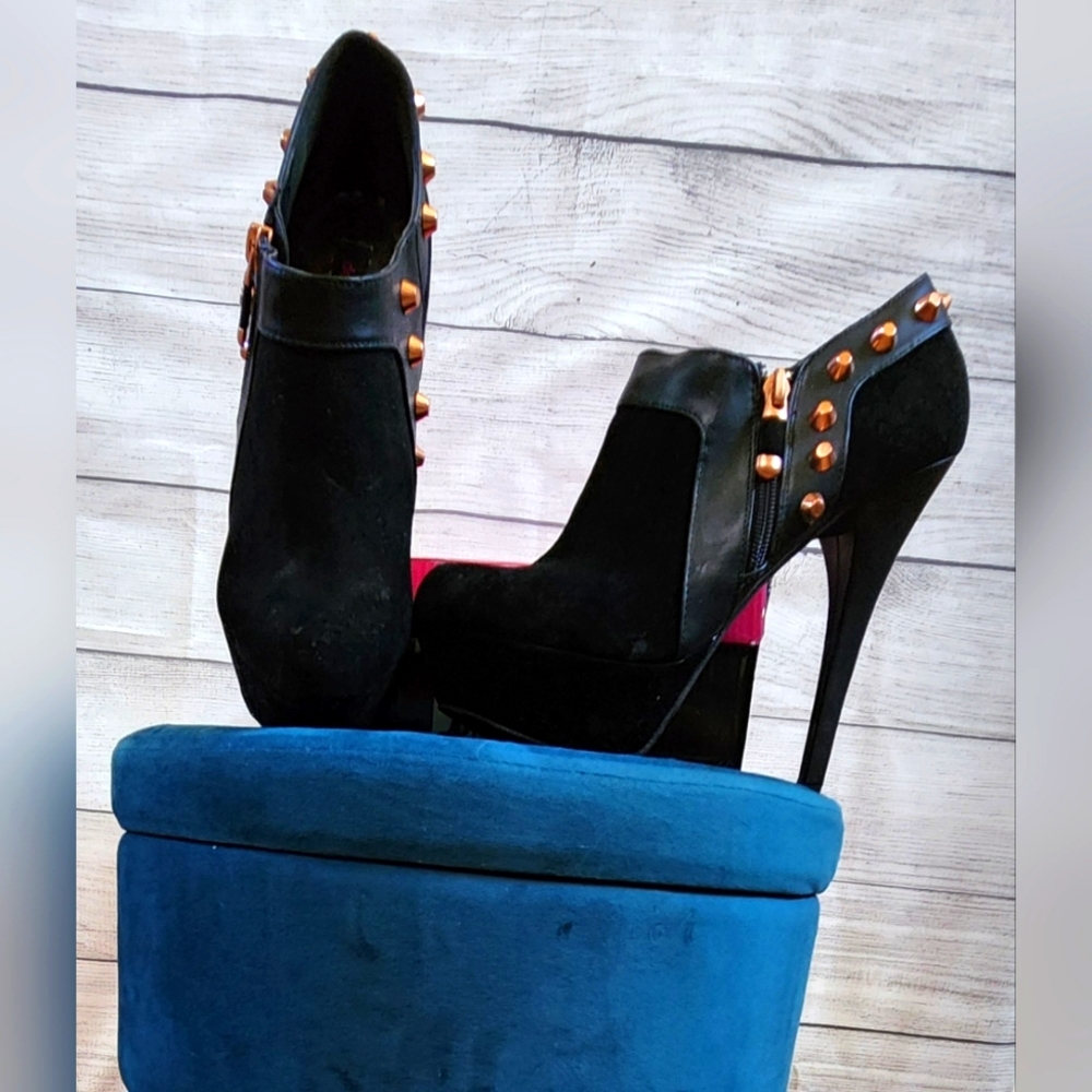 Black Platform heels with spikes, doll house, 8.5.